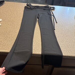 Joah Brown cutout mini flare leggings pants